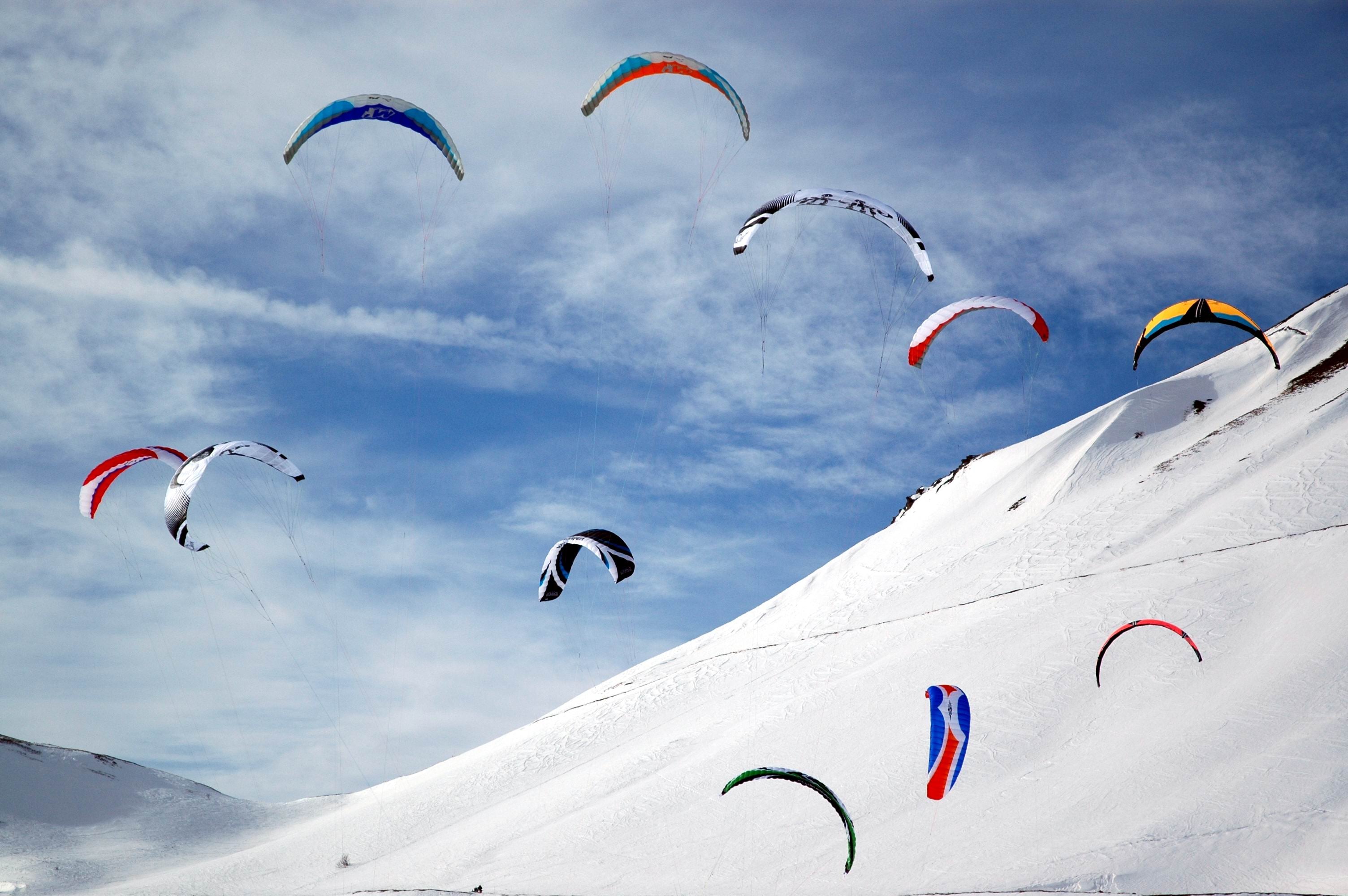 Snowkiting by Riccardo Olliveri