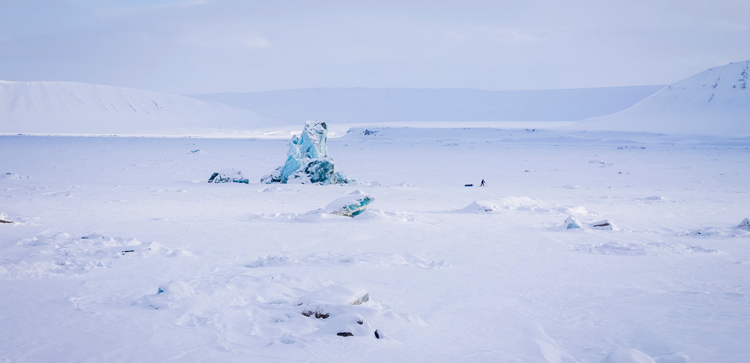 Polar shadows by Vincent Colliard