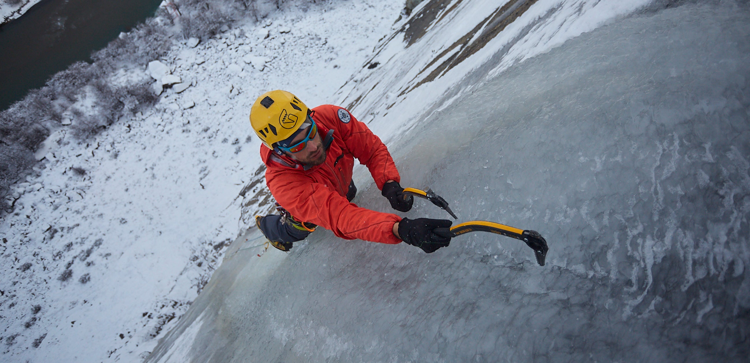 ICE CLIMBING IN EL CHALTEN, PATAGONIA, BY TOMAS ROY AGUILÒ