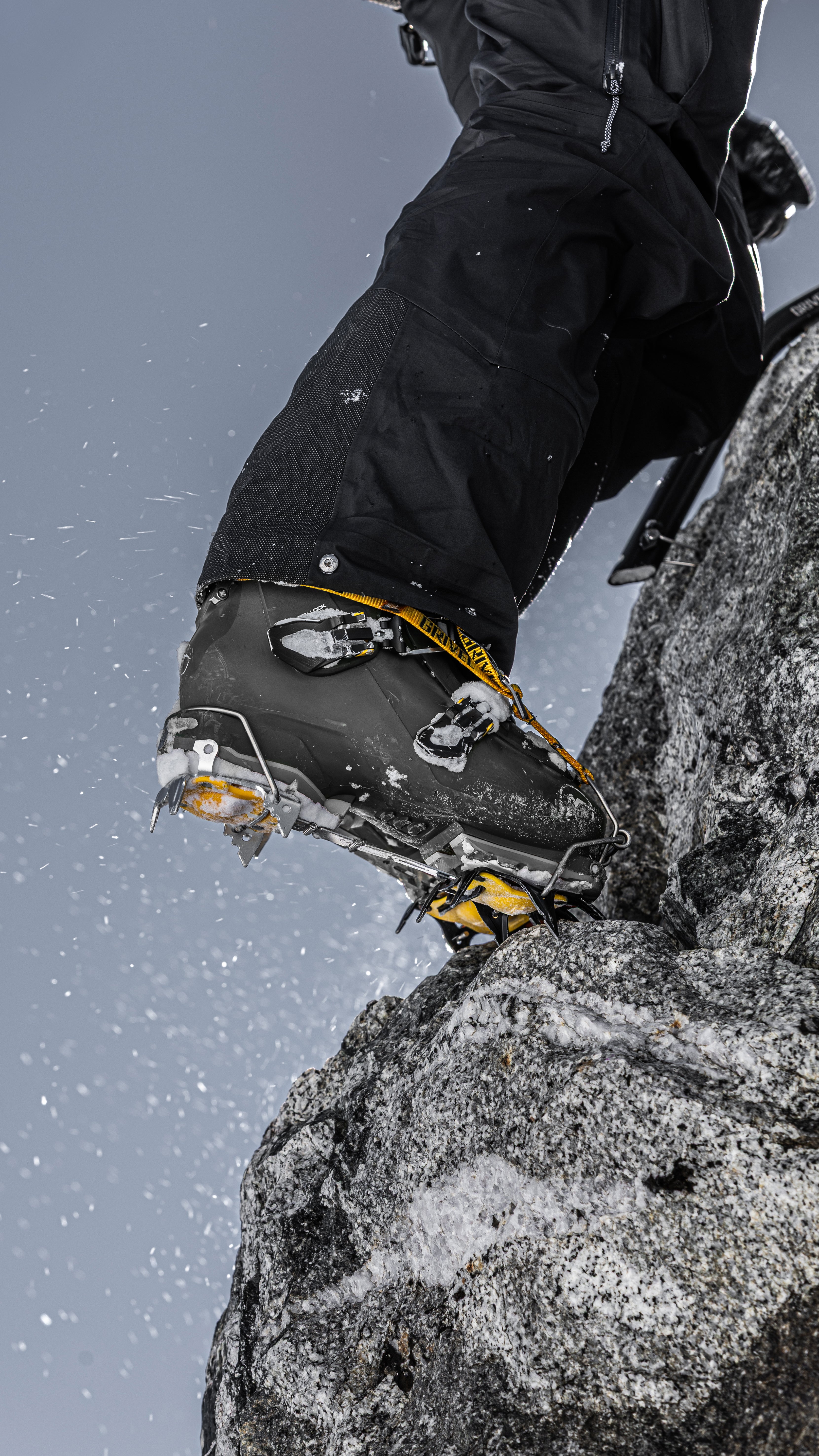 GX LT Hybrid | Lightweight & Foldable Hybrid Crampon | Grivel